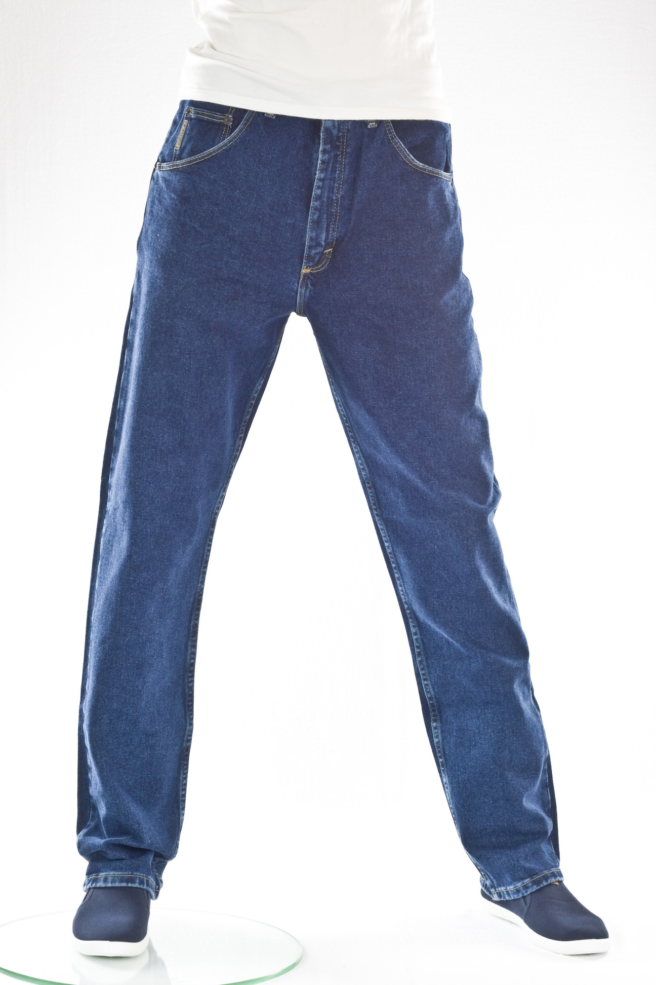 джинсы мужские Wrangler свободные "регуляр" REGULAR FIT DARK BLUE WASH